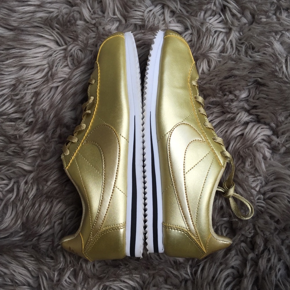 SOLD! Nike Cortez Special Edition Metallic Gold 6Y - Picture 2 of 8